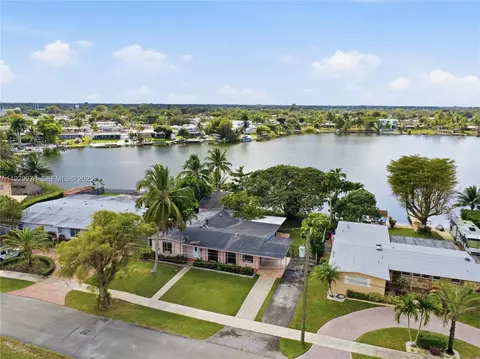 10730 SW 51st Dr, Miami, FL 33165