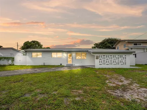 6440 Buchanan St, Hollywood, FL 33024
