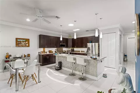 228 SW 4th St, Dania Beach, FL 33004