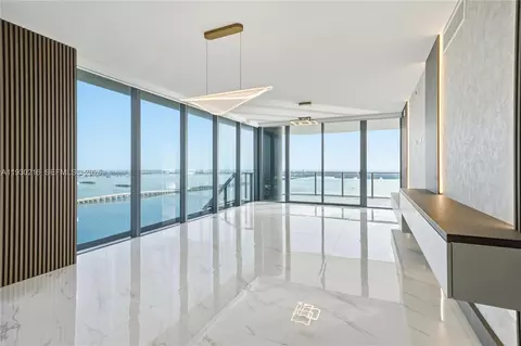 700 NE 24th St #4801, Miami, FL 33137