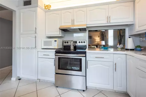 4940 E Sabal Palm Blvd #414, Tamarac, FL 33319