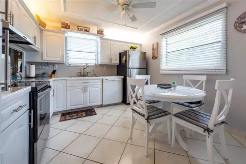 4940 E Sabal Palm Blvd #414, Tamarac, FL 33319