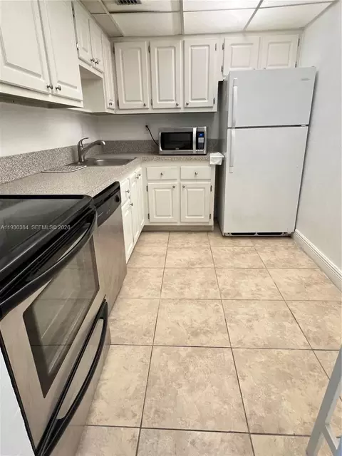 1805 Sans Souci Blvd #428, North Miami, FL 33181