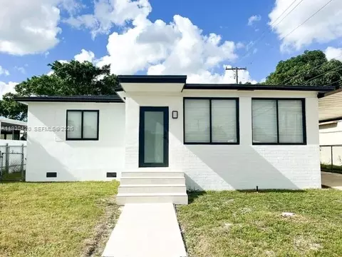4990 E Palm Ct, Hialeah, FL 33013
