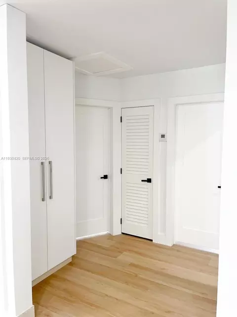 Entry Way - 4990 E Palm Ct, Hialeah, FL 33013 photo 2 of 3