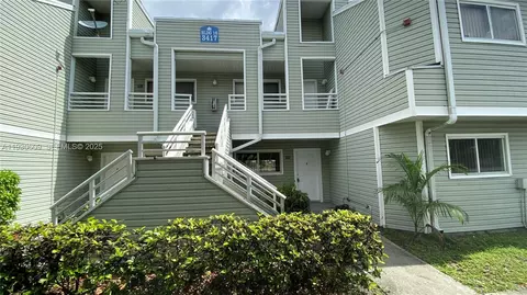 3417 NW 44th St #104, Oakland Park, FL 33309