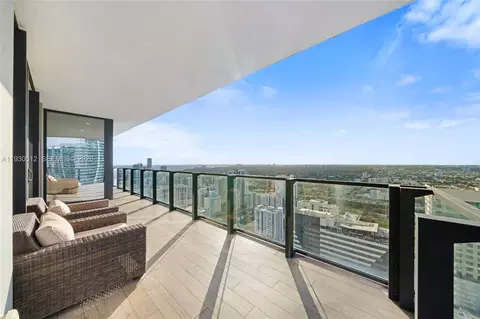 88 SW 7th St #3212, Miami, FL 33130