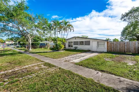 6120 SW 38th St, Davie, FL 33314