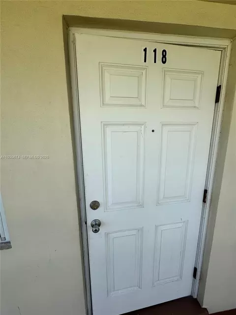 118 E Salisbury E #118, West Palm Beach, FL 33417