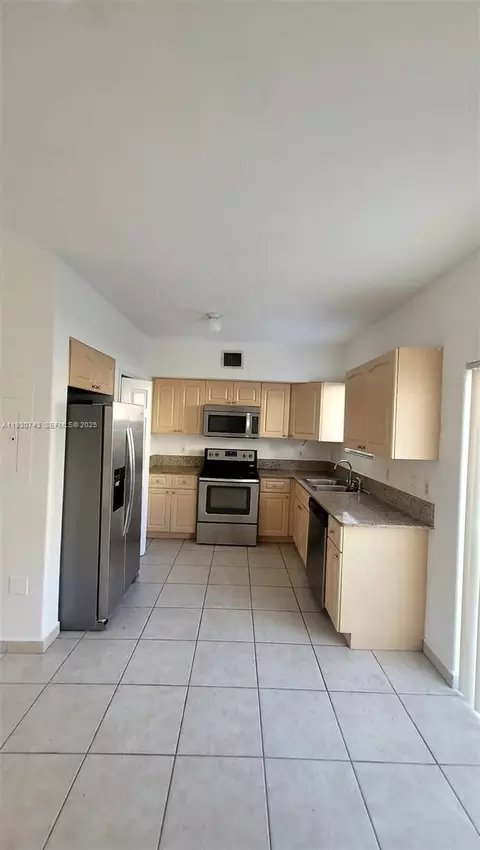 7241 NW 174th Ter #103, Hialeah, FL 33015