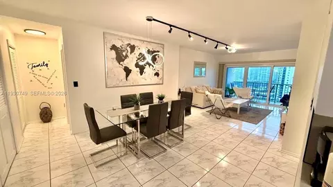 300 Bayview Dr #1603, Sunny Isles Beach, FL 33160