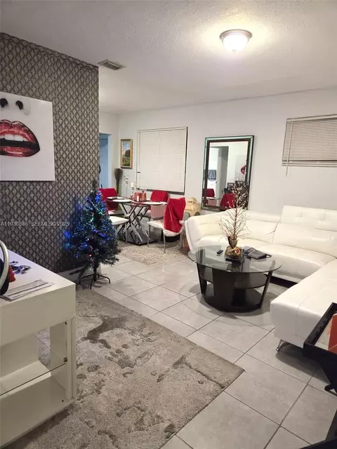 1236 NW 45th St, Miami, FL 33142