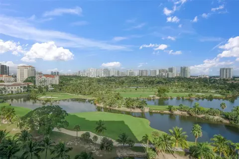 19501 W Country Club Dr #1202, Aventura, FL 33180