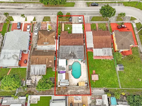 View/Area - 618 W 32nd St, Hialeah, FL 33012 photo 1 of 9