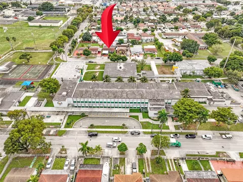 View/Area - 618 W 32nd St, Hialeah, FL 33012 photo 3 of 9