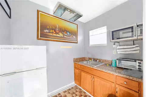 Other - 618 W 32nd St, Hialeah, FL 33012 photo 8 of 13