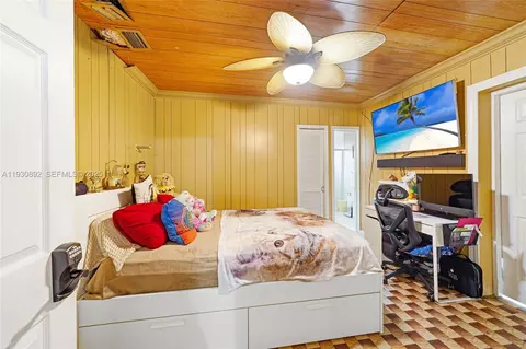 Bedroom - 618 W 32nd St, Hialeah, FL 33012 photo 3 of 4