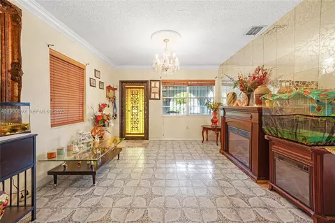 Other - 618 W 32nd St, Hialeah, FL 33012 photo 2 of 13
