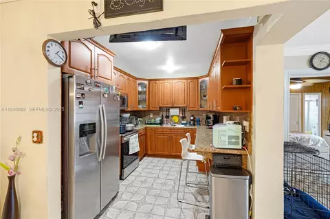 Kitchen - 618 W 32nd St, Hialeah, FL 33012 photo 1 of 1