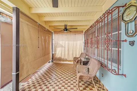 Exterior - 618 W 32nd St, Hialeah, FL 33012 photo 3 of 7