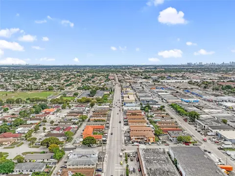 View/Area - 618 W 32nd St, Hialeah, FL 33012 photo 6 of 9