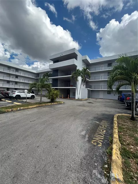 5701 W 25th Ct #305, Hialeah, FL 33016