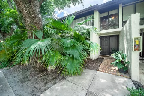 19212 NE 25th Ave #283D, Miami, FL 33180