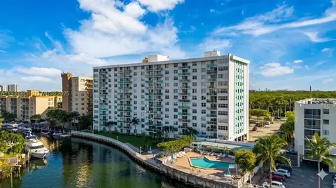 2841 NE 163rd St #706, North Miami Beach, FL 33160
