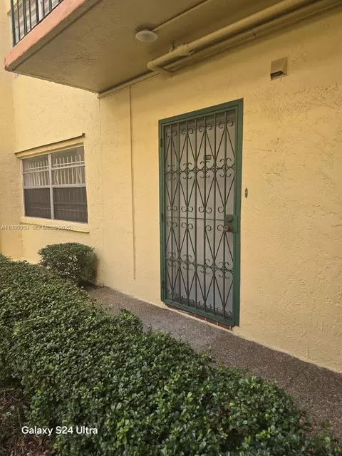 4525 W 20th Ave #118, Hialeah, FL 33012