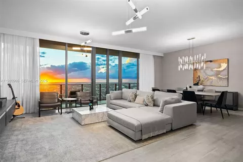 1000 Brickell Plz #PH5904, Miami, FL 33131