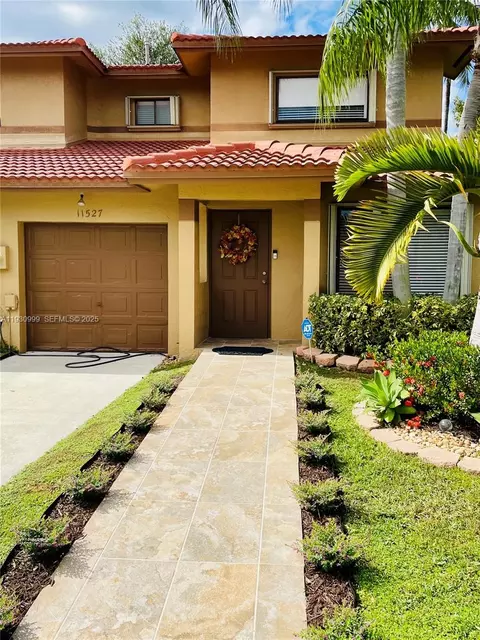 11527 SW 90th Ter, Miami, FL 33176