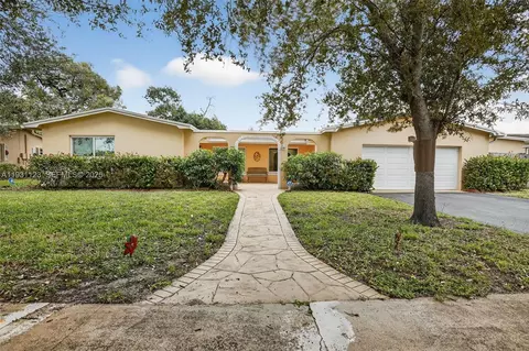 2221 NW 82nd Way, Pembroke Pines, FL 33024