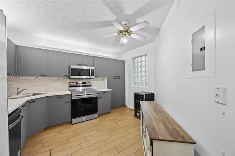 4300 NW 30th St #248, Coconut Creek, FL 33066