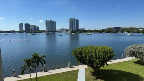 3000 Marcos Dr #P410, Aventura, FL 33160