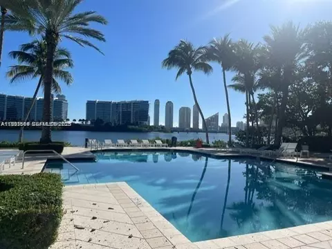 3105 NE 184th St #7202, Aventura, FL 33160