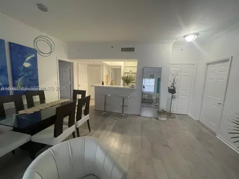 3105 NE 184th St #7202, Aventura, FL 33160