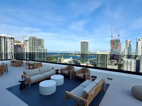 225 N Miami Ave #1604, Miami, FL 33128