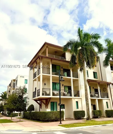 4749 NW 85th Ave, Doral, FL 33166