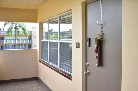 9141 Sunrise Lakes Blvd #201, Sunrise, FL 33322