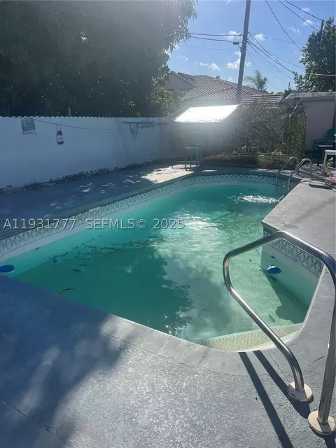 4841 W 2nd Ln, Hialeah, FL 33012 photo 3