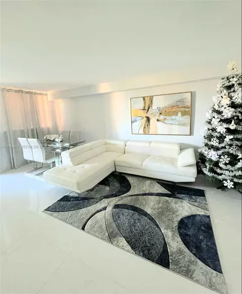 9410 W Flagler St #409, Miami, FL 33174