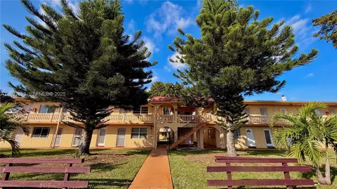 135 NE 202nd Ter #N6, Miami Gardens, FL 33179