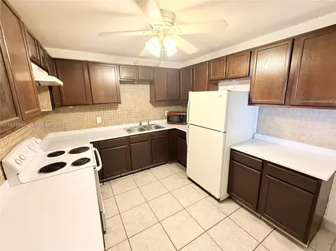 1829 N A St #13, Lake Worth, FL 33460