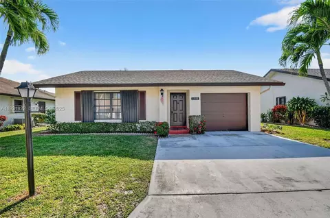 6310 Tall Cypress Cir, Greenacres, FL 33463
