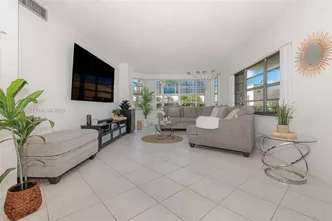 1965 S Ocean Dr #MR, Hallandale Beach, FL 33009