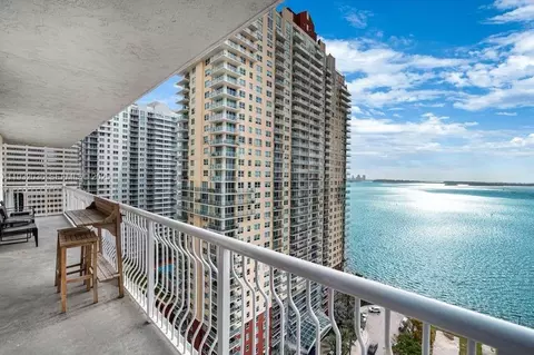 1200 Brickell Bay Dr #2202, Miami, FL 33131
