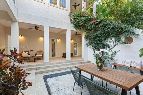 737 Alhambra Cir, Coral Gables, FL 33134