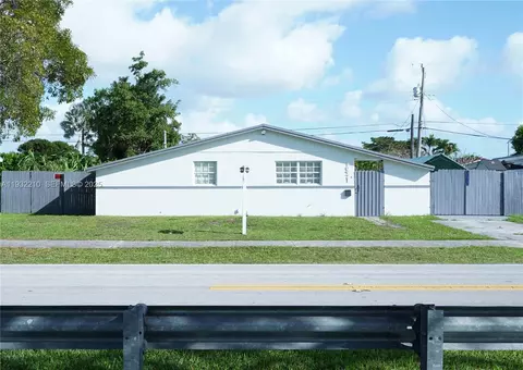 10921 N Snapper Creek Dr, Miami, FL 33173