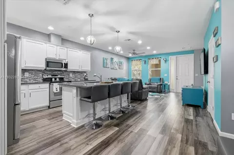 4126 Cascada Cir, Hollywood, FL 33024