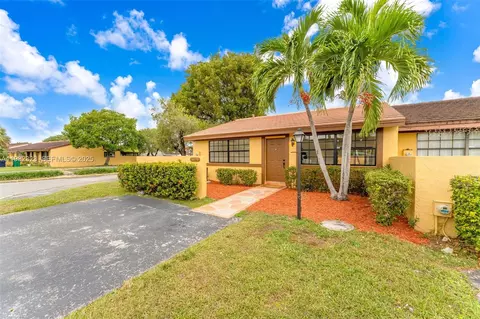 14719 SW 84th Ter, Miami, FL 33193